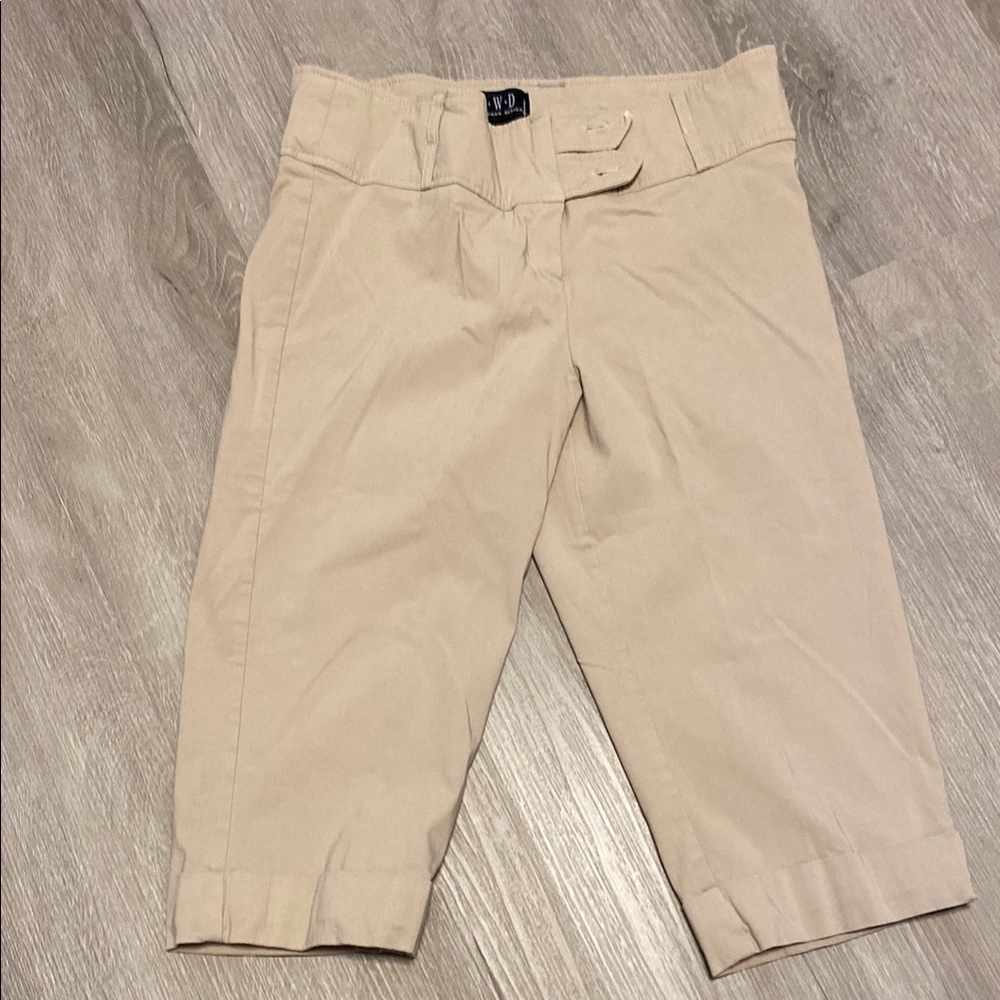 Women's Tan Capris